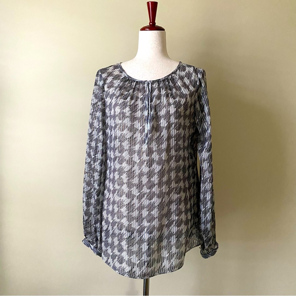WHBM- Silk Top with Black, White, Grey Color Pattern & Metallic Threads. Size 6